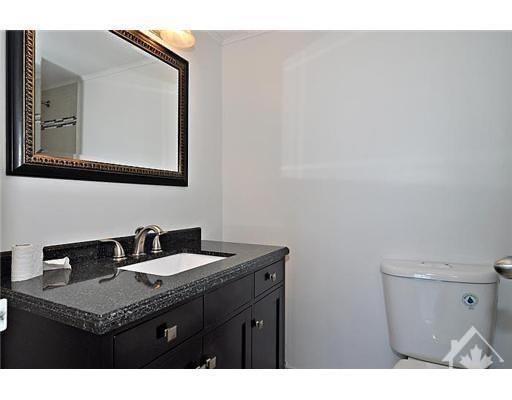 2205 - 500 Laurier Avenue W, Condo with 2 bedrooms, 2 bathrooms and 1 parking in Ottawa ON | Image 2