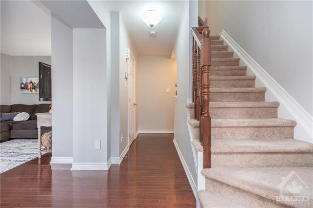 2315 Blue Aster Street, Townhouse with 2 bedrooms, 2 bathrooms and 3 parking in Ottawa ON | Image 16