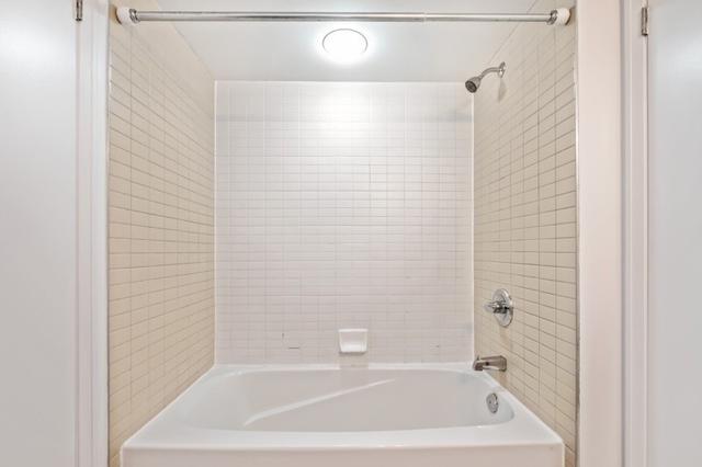 1004 - 21 Carlton St, Condo with 1 bedrooms, 1 bathrooms and 0 parking in Toronto ON | Image 7