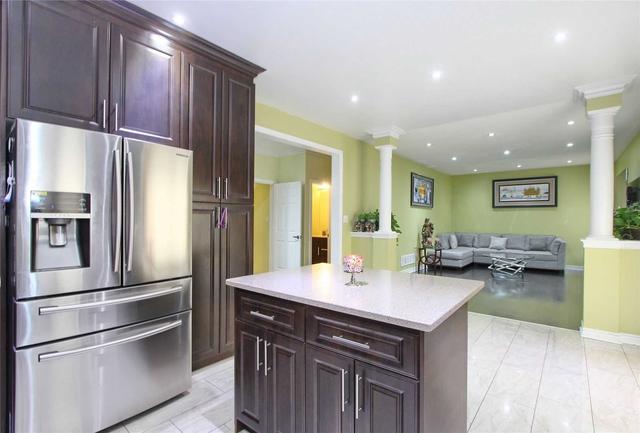 60 Runnymede Cres, House detached with 5 bedrooms, 6 bathrooms and 6 parking in Brampton ON | Image 27