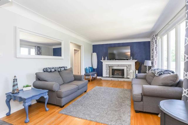 5 Tunbridge Cres, House detached with 3 bedrooms, 2 bathrooms and 8 parking in Grimsby ON | Image 3