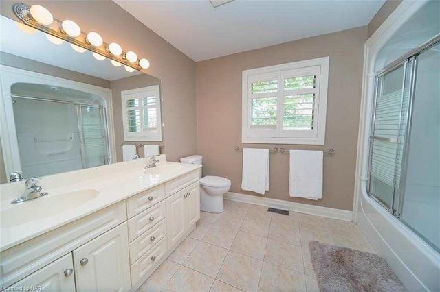 8075 Cathedral Dr, House detached with 4 bedrooms, 4 bathrooms and 6 parking in Niagara Falls ON | Image 15