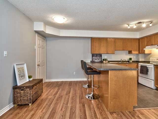 1002 - 1701 Lampman Ave, Condo with 2 bedrooms, 2 bathrooms and 2 parking in Burlington ON | Image 4