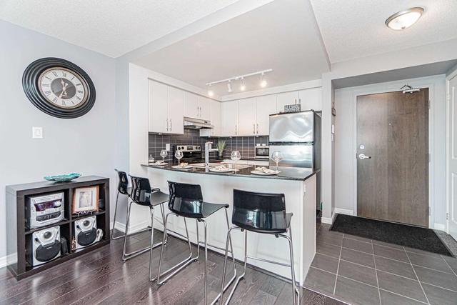 1609 - 9 George St, Condo with 2 bedrooms, 2 bathrooms and 1 parking in Brampton ON | Image 5