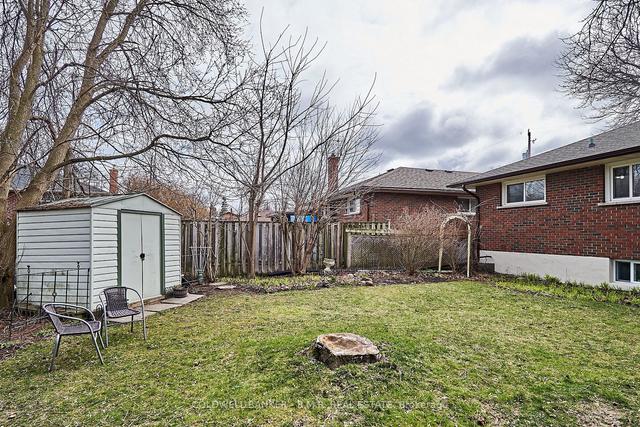 17 Rockcliffe St, House detached with 3 bedrooms, 2 bathrooms and 6 parking in Oshawa ON | Image 35