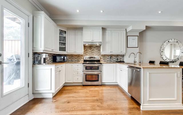 21 Stadacona Dr, House attached with 4 bedrooms, 4 bathrooms and 1 parking in Toronto ON | Image 10