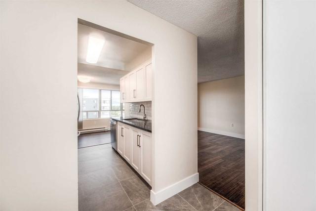 706 - 65 Highland Cres, Condo with 2 bedrooms, 1 bathrooms and 1 parking in Kitchener ON | Image 27