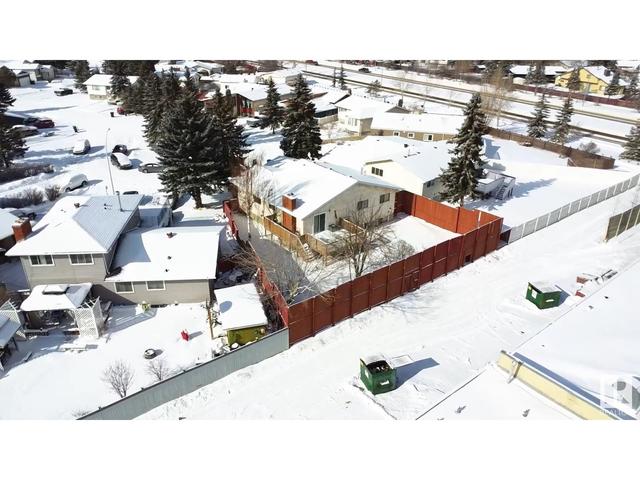 3215 85 St Nw, House detached with 5 bedrooms, 3 bathrooms and null parking in Edmonton AB | Image 45