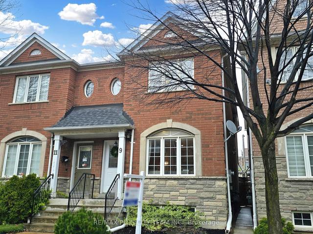 9 Algarve Cres, House semidetached with 3 bedrooms, 3 bathrooms and 2 parking in Toronto ON | Image 1