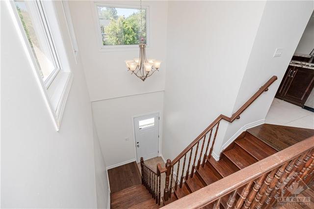 2 Brinton Avenue, House detached with 8 bedrooms, 3 bathrooms and 5 parking in Ottawa ON | Image 21