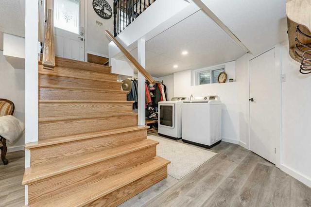 2 Cadillac Dr, House detached with 3 bedrooms, 2 bathrooms and 2 parking in Guelph ON | Image 3