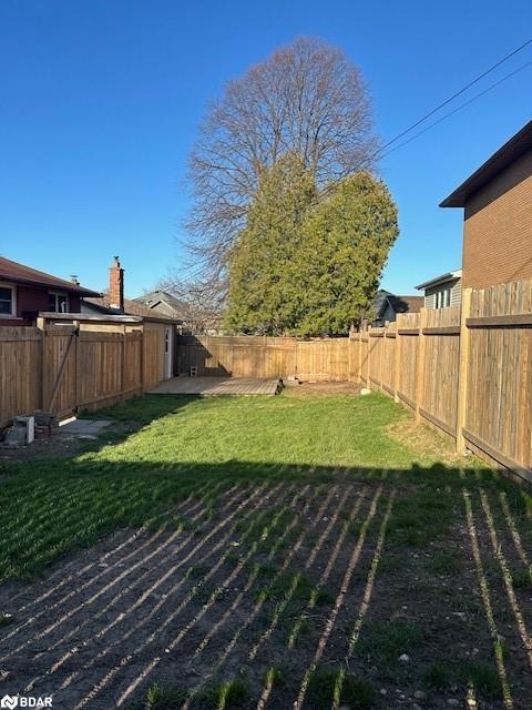 Fenced in Side Yard | Image 9