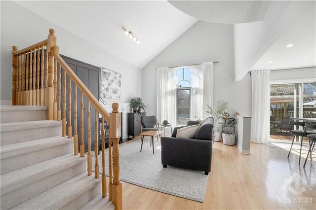 143 Locheland Crescent, House detached with 4 bedrooms, 3 bathrooms and 4 parking in Ottawa ON | Image 9