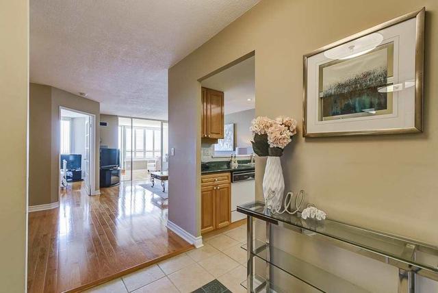 Ph7 - 33 Weldrick Rd E, Condo with 3 bedrooms, 2 bathrooms and 2 parking in Richmond Hill ON | Image 3