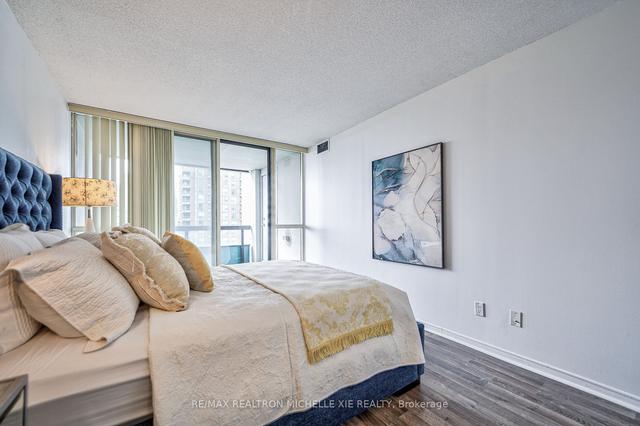 1901 - 7 Bishop Ave, Condo with 2 bedrooms, 2 bathrooms and 1 parking in Toronto ON | Image 9