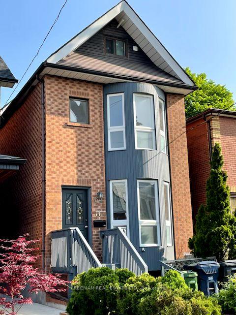 64 Yarmouth Rd, House detached with 6 bedrooms, 3 bathrooms and 2 parking in Toronto ON | Card Image