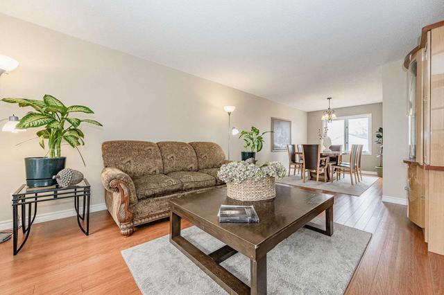 35 Rochelle Dr, House detached with 3 bedrooms, 4 bathrooms and 4 parking in Guelph ON | Image 39