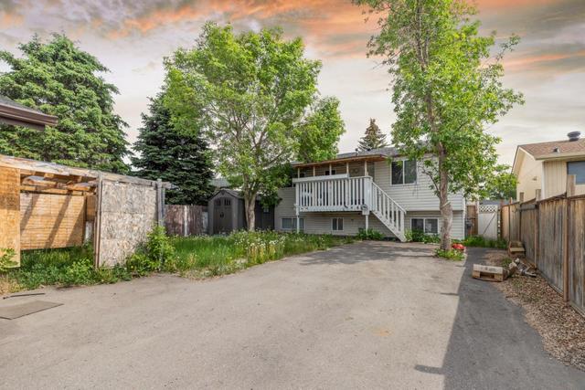 119 Fallswater Road Ne, House detached with 5 bedrooms, 3 bathrooms and 4 parking in Calgary AB | Image 6