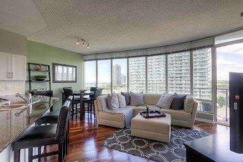 902 - 15 Windermere Ave, Condo with 1 bedrooms, 2 bathrooms and 1 parking in Toronto ON | Image 1
