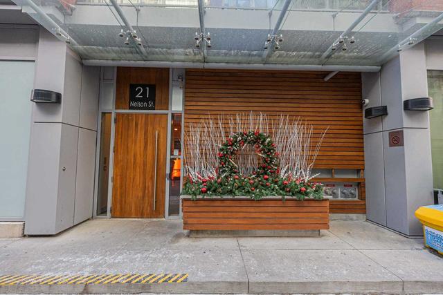 lph16 - 21 Nelson St, Condo with 1 bedrooms, 2 bathrooms and 2 parking in Toronto ON | Image 29