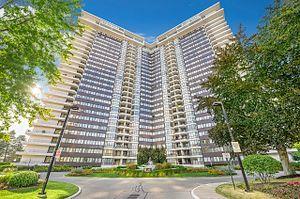 1807 - 1333 Bloor St, Condo with 2 bedrooms, 2 bathrooms and 1 parking in Mississauga ON | Image 1