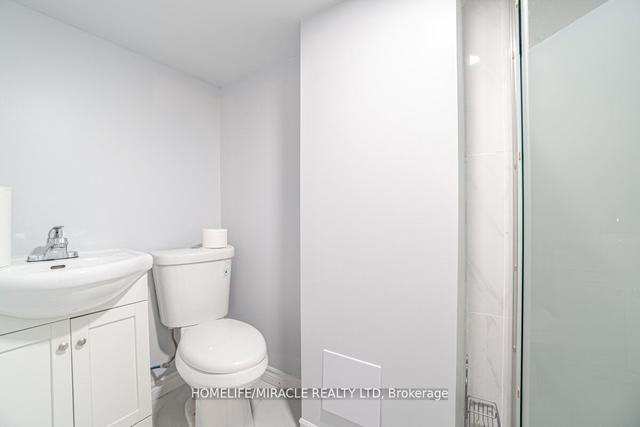 132 Adelaide Ave, House detached with 3 bedrooms, 2 bathrooms and 3 parking in Oshawa ON | Image 24