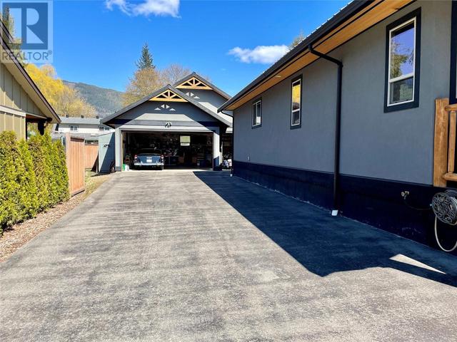 230 White Pine Crescent, House detached with 3 bedrooms, 2 bathrooms and 3 parking in Sicamous BC | Image 47