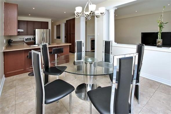 81 White Spruce Cres, House detached with 4 bedrooms, 3 bathrooms and 4 parking in Vaughan ON | Image 6
