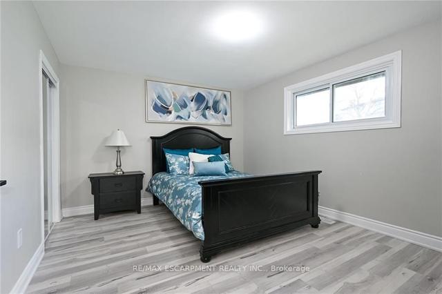 54 Lake Ave N, House detached with 3 bedrooms, 3 bathrooms and 7 parking in Hamilton ON | Image 6