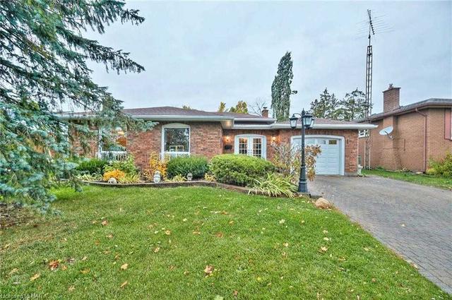 39 Calla Terr, House detached with 3 bedrooms, 2 bathrooms and 5 parking in Welland ON | Image 10
