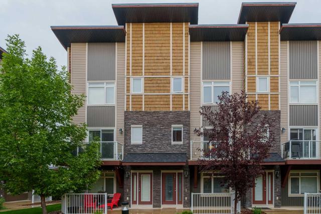 206 Skyview Point Place Ne, Home with 3 bedrooms, 2 bathrooms and 2 parking in Calgary AB | Image 3