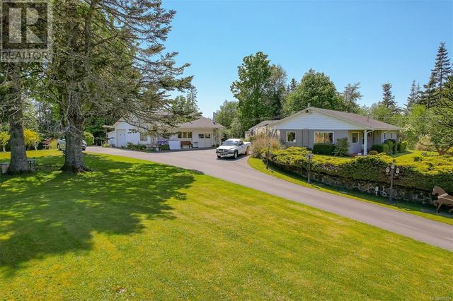 6787 Grant Rd W, House detached with 3 bedrooms, 2 bathrooms and 12 parking in Sooke BC | Image 2