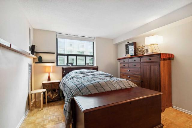 733 - 73 Mccaul St, Condo with 2 bedrooms, 1 bathrooms and 0 parking in Toronto ON | Image 10