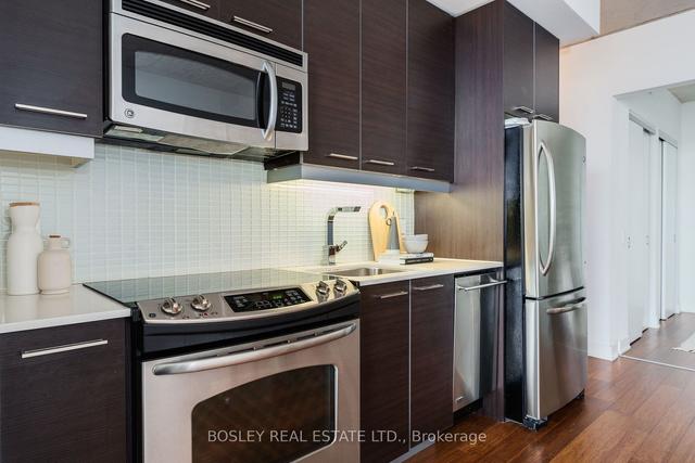 704 - 2 Gladstone Ave, Condo with 2 bedrooms, 1 bathrooms and 1 parking in Toronto ON | Image 19