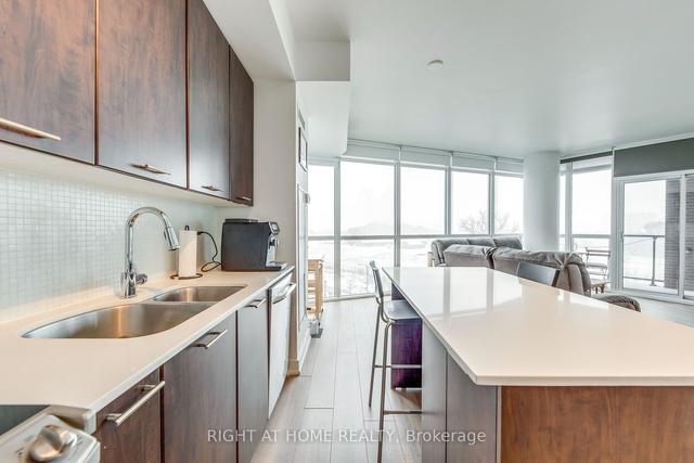 522 - 169 Fort York Blvd, Condo with 2 bedrooms, 2 bathrooms and 1 parking in Toronto ON | Image 2