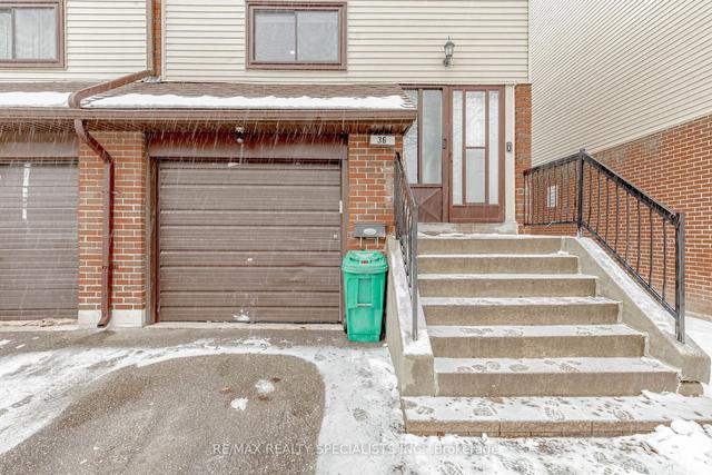 36 Carleton Pl, Townhouse with 3 bedrooms, 2 bathrooms and 2 parking in Brampton ON | Image 12
