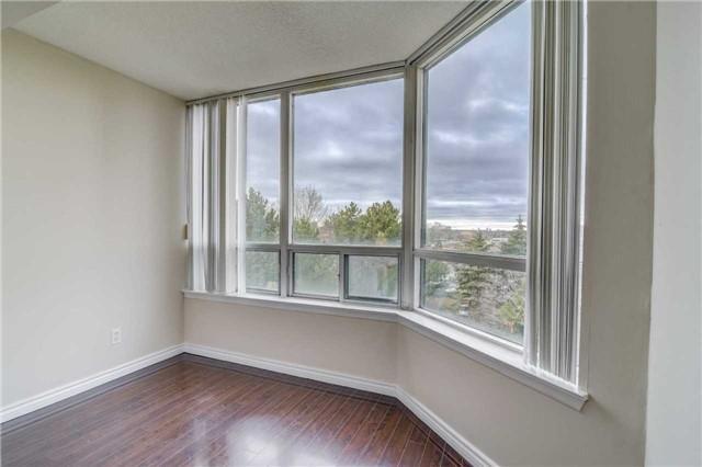 412 - 135 Hillcrest Ave, Condo with 2 bedrooms, 2 bathrooms and 1 parking in Mississauga ON | Image 4