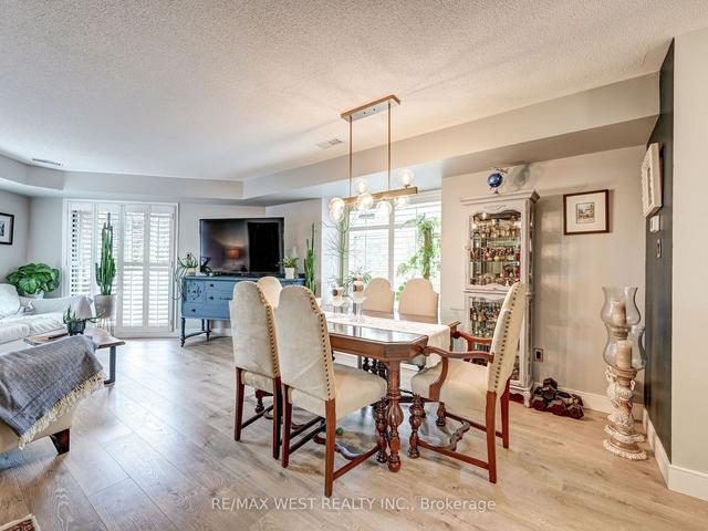 e - 43 Chester St S, Townhouse with 2 bedrooms, 2 bathrooms and 1 parking in Oakville ON | Image 2
