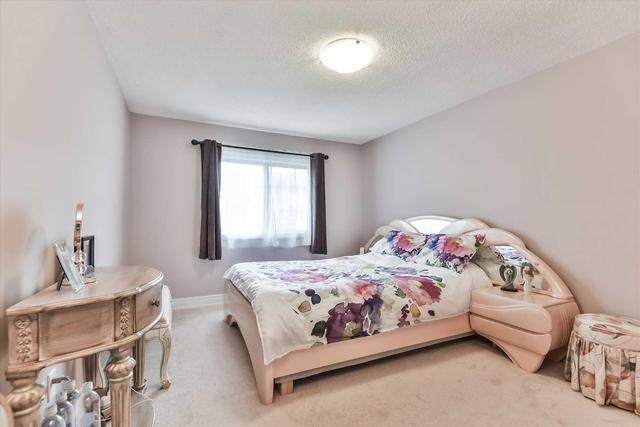 68 Placentia Blvd, House attached with 4 bedrooms, 3 bathrooms and 3 parking in Toronto ON | Image 13