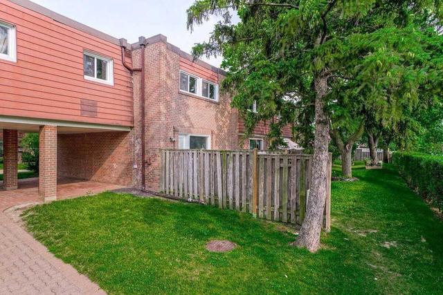33 - 19 Tealham Dr, Townhouse with 4 bedrooms, 3 bathrooms and 1 parking in Toronto ON | Image 30