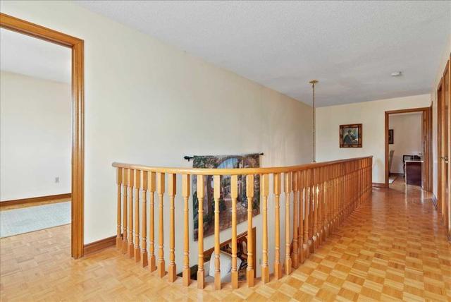 61 Jackman Cres, House detached with 4 bedrooms, 3 bathrooms and 4 parking in Vaughan ON | Image 14