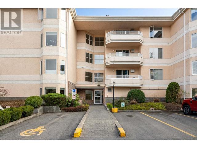 403 - 987 Klo Road, Condo with 2 bedrooms, 2 bathrooms and 1 parking in Kelowna BC | Image 1