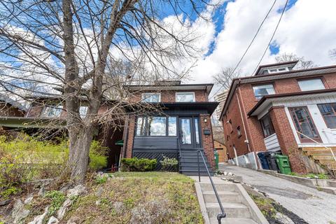27 Parkview Gdns, House detached with 3 bedrooms, 3 bathrooms and 2 parking in Toronto ON | Card Image