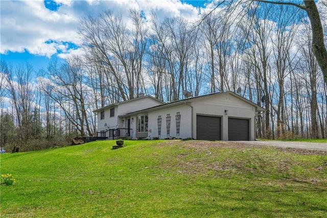 4098 Darkwood Road Road, House detached with 3 bedrooms, 2 bathrooms and 12 parking in Puslinch ON | Image 1