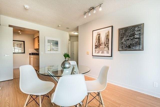 2202 - 361 Front St, Condo with 1 bedrooms, 1 bathrooms and 1 parking in Toronto ON | Image 4