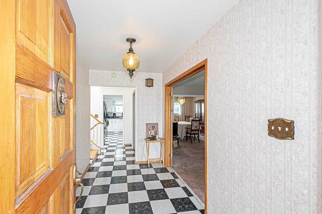26 Solway Crt, House detached with 4 bedrooms, 3 bathrooms and 4 parking in Toronto ON | Image 32