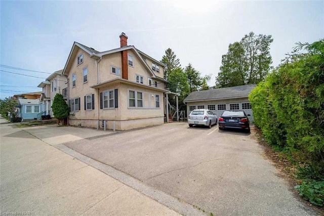 185 James St, House detached with 6 bedrooms, 5 bathrooms and 11 parking in St. Catharines ON | Image 9