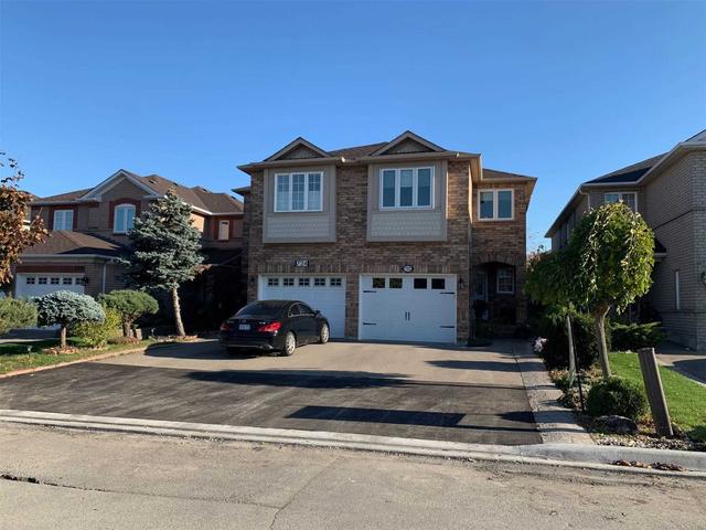 722 Summer Park Cres, House semidetached with 3 bedrooms, 4 bathrooms and 5 parking in Mississauga ON | Image 1