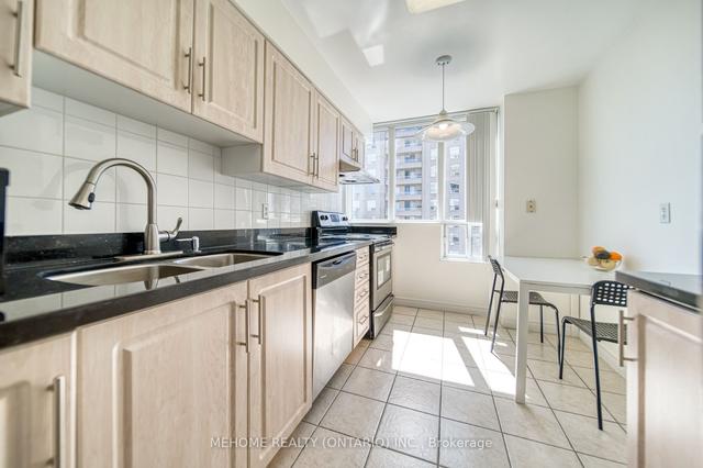 1611 - 28 Empress Ave, Condo with 3 bedrooms, 2 bathrooms and 1 parking in Toronto ON | Image 4