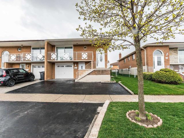 31 Radford Dr, House semidetached with 4 bedrooms, 3 bathrooms and 4 parking in Brampton ON | Image 12